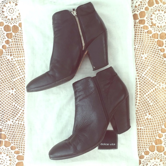 Dolce Vita Black Leather Ankle Booties - Picture 1 of 6